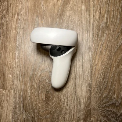 Oculus Meta Quest 2 VR Controller Right Hand Controller Only  JD96CX - Image 1 of 4