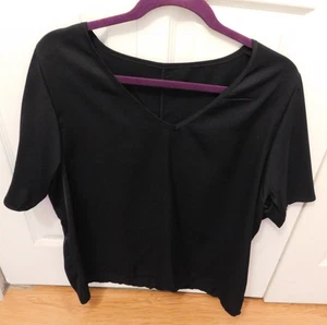 NEW Ladies  Dressy or Casual Black Top w/Short Sleeves, 100% Polyester, Sz. 1XL - Picture 1 of 2