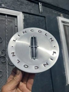 Lincoln Town 9W1Z-1130-A center cap hubcap - Picture 1 of 4