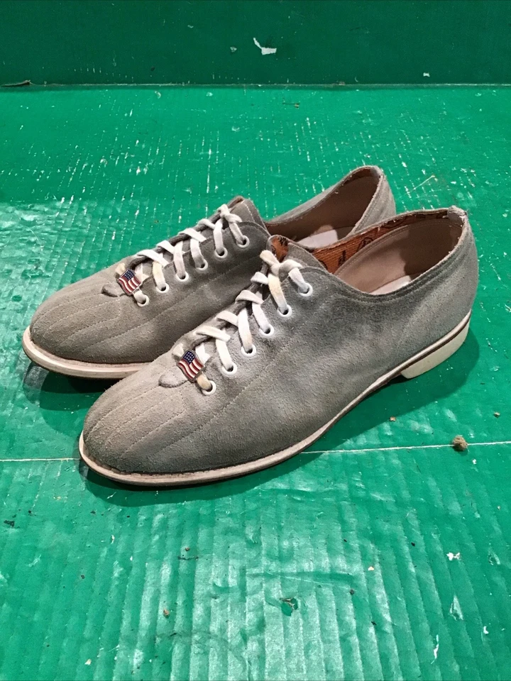 Vintage Linds Woman’s Bowling Shoes Gray Suede Size 10 B Made USA Laces Flag Pin - Imagem 1 de 4