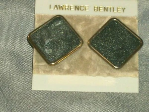 Lawrence Bentley Damen Ohrringe goldfarben Metall mit grauem Wirbel Mitte - Bild 1 von 2