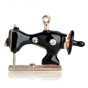 Nähmaschine Näherin Hobby Damen Anstecknadel Brosche schwarz gold Zirkonia - Bild 1 von 4