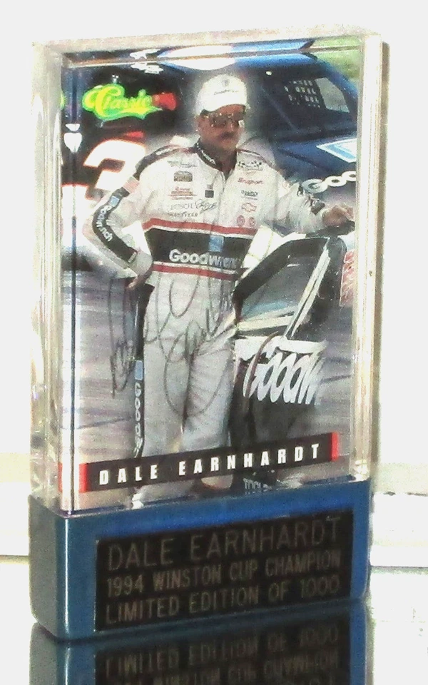1995 CLASSIC DALE EARNHARDT AUTOGRAPHED CARD#780/1000 W/COA PLASTIC DISPLAY - Image 1 of 4
