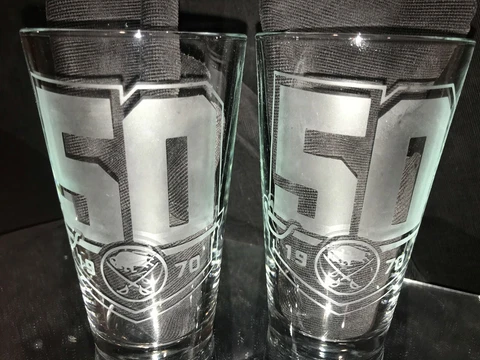 BUFFALO SABRES 50th ANNIVERSARY 1970 2020 2 ETCHED LOGO 16 oz PINT GLASSES NEW Cover