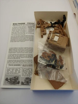 HO Scale Walthers Kit #932-5500 Undecorated 25 Ton Industrial Crane - Sealed - Image 1 of 4