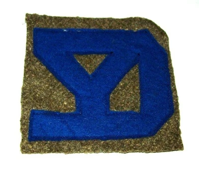 ORIGINAL CUT-EDGE 2-PIECE WOOL WW1 26th INFANTRY DIVISION SHOULDER PATCH - Image 1 of 2