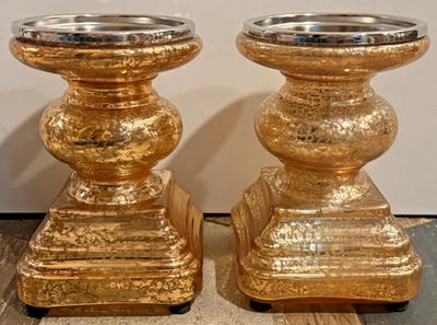 Juego de 2 pedestales portavelas de vidrio de mercurio iluminado dorado Valerie Parr Hill Foto 1 de 4