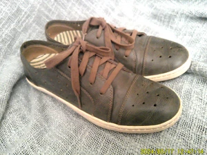 TAOS WOMENS OLIVE GREEN PERFORATED LEATHER LACE UP SHOES, SIZE 7.5B - Picture 1 of 6
