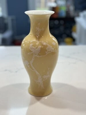 Jarrón amarillo porcelana vintage pasta blanca Jingdezhen Zhi C. Foto 1 de 4