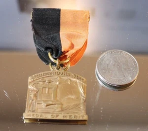 VINTAGE MINNEAPOLIS STAR VERDIENSTMEDAILLE 1938 FRAUEN VOLLEYBALL JOSTENS MINNESOTA - Bild 1 von 4