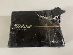 2025 Titleist Pro V1 Golf Balls, 1 Dozen (12 Balls) White-#1,2,3,4 NEW! - Picture 1 of 7
