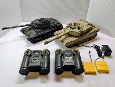Remote Control Tank set 1/28 scale flashing lights, sound used tested  - Image 1 of 4
