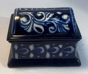 Caja baratija cerámica azul y blanca leer - Imagen 1 de 19