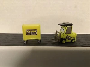 Disney Pixar Cars… Leak Less Pit Crew Team Kolben Tasse - Bild 1 von 8