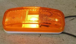 Glo Brite 118A/117R Replacement -RV Trailer Truck Side Marker Light - Amber Lens - Picture 1 of 3
