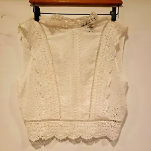 Forever 21 White Floral Crochet Crop Top size M Back Button up Pre-owned  B02 - Picture 1 of 12