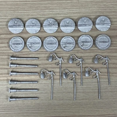 LAMPPOSTS AND SEWER GRATES BATMAN MINIATURE GAME KNIGHT MODELS METAL TERRAIN - Image 1 of 2