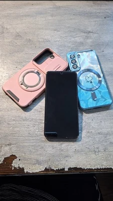 Samsung Galaxy S22 (SM-S901B/DS) - 128GB - schwarz  - Bild 1 von 4