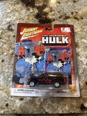 Johnny Lightning 2002 Marvel #24 Incredible Hulk Chevy Tahoe - Image 1 of 4