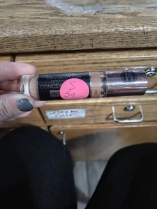HB1- Corrector Makeup Revolution Beauty Conceal & Define Infinite XL, C12 - Imagen 1 de 3
