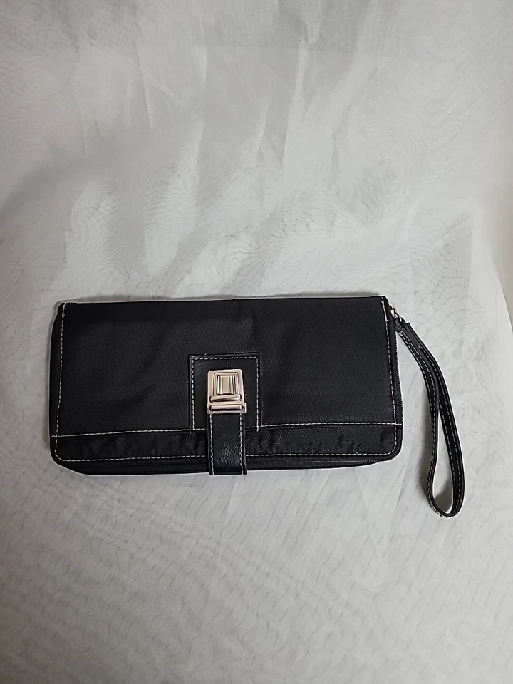 ANN TAYLOR LOFT 女式钱包修身黑色拉链轻便。 — 第 1/4 张图片