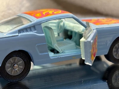 CORGI 348 FORD MUSTANG FASTBACK 2-2 FLOWER POWER STOCK CUIDADO DE CARRERAS 2+2 AÑOS 60    Foto 1 de 4