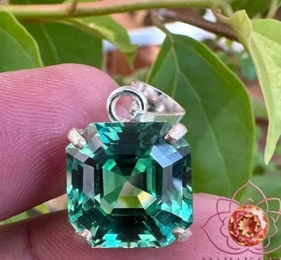 24.60 Ct Natural Green Sapphire Loose Gemstone In 925 Silver Pendant N329 - Image 1 of 4