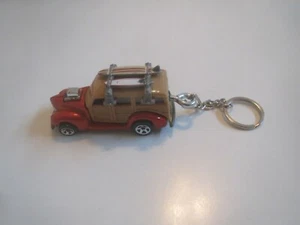1940 FORD WOODIE STATION WAGON WOODY DIECAST MODEL TOY KEYCHAIN KEYRING ORANGE  - Picture 1 of 2