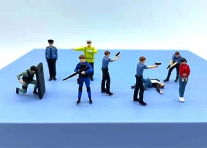 Police, SWAT, Security, Criminal, Robber, Traffic Police. 1:64 Scale Miniature - Picture 1 of 10