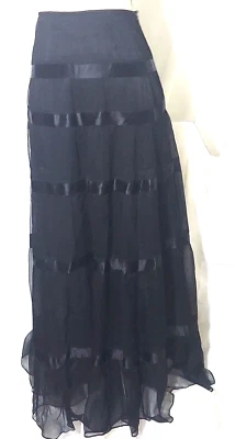 Maxi Falda Campesina Negra Laundry Shelia Segal Niveles Seda Talla 2 Nueva con Etiquetas Precio de venta sugerido por el fabricante 198,00 Foto 1 de 4