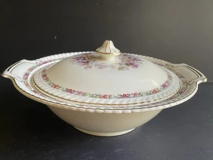 Johnson Bros Old English Queen’ S Bouqy Canada Visit 1939 Cuenco para servir cubierto - Imagen 1 de 8