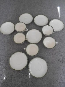 Williamsburg Wedgwood Green Shell Edge - 5 Cups + 7 Saucers - Sold as lot - Picture 1 of 9