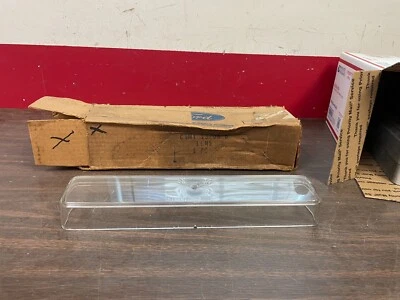 1969 MERCURY COLONY PARK MARAUDER MARQUIS TURN SIGNAL PARKING LIGHT LENS NOS 723 - Image 1 of 4