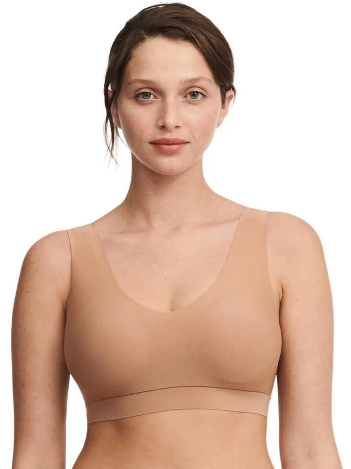 Chantelle SoftStretch Padded V-Neck Bra - C16A10 - Image 1 of 1