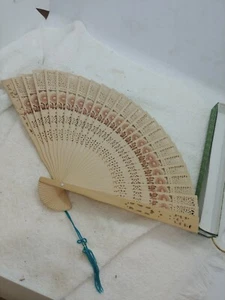 1 PCS NEW IN BOX Chinese Japanese Bamboo folding Fan HAND FAN  - Picture 1 of 6