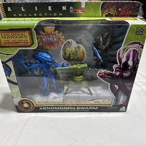 Alien Collection Red Xenomorph Swarm Actionfigur Walmart Exclusive - NEU IN BOX - Bild 1 von 3