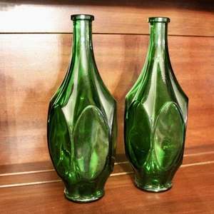 2er Set Vintage Kunst Dekor Grün Glas Dekanter Hergestellt in Belgien 0,75L 10" Hoch - Bild 1 von 6