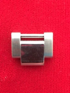 100% ORIGINAL GUARANTEE ROLEX YACHT MASTER REF:16622 S/S LINK ONLY 15.5mmx8.8mm - Picture 1 of 4
