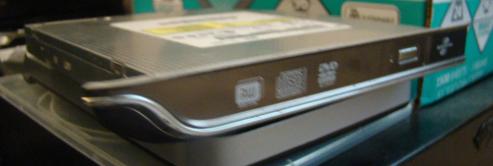 HP Pavilion DV4-1225DX Laptop Optical Drive TS-L633 460507-FC0/497523-001 - Image 1 of 1