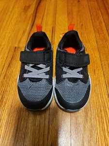Cat and Jack Size 6 Toddler Kids Sneakers Black Grey & Red - Picture 1 of 12