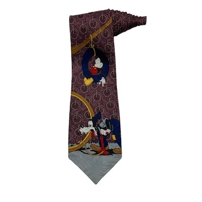 De Colección Mickey Unlimited Disney Hombres Corbata Mickey Mouse Goofy Neumático Columpio Bicicleta Rojo Foto 1 de 4