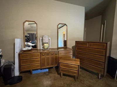 mid century modern bedroom set - Image 1 of 4
