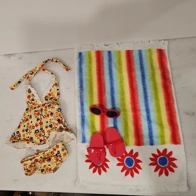 American Girl Muñeca Julie's Conjunto de Natación Traje de Baño Toalla Gafas Chanclas Foto 1 de 4