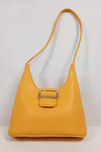 Bolso de hombro de cuero sintético Urban Outfitters amarillo - Imagen 1 de 15