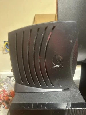 Motorola Surfboard SB5101U Cable Modem 38 MBPS with Power Supply - Image 1 of 4