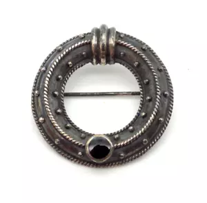 Sterling Silver Circle Pin Brooch Modernist Black Onyx Dot Rope Detailed - Picture 1 of 5