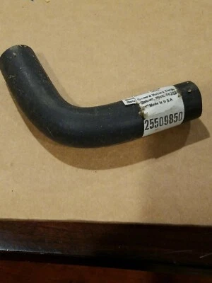 Codo de manguera de calefacción GM Oldsmobile 1982 83 84 25509850 caja 1 NOS Foto 1 de 2