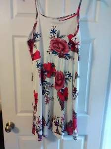 Quinee Floral Maternity Nursing Dress - Picture 1 of 7