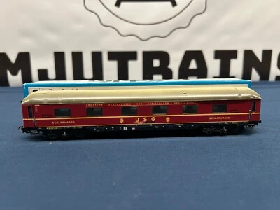 Marklin HO DSG Express Sleeping Passenger Car 4064 - Image 1 of 4