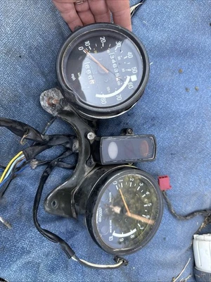 80 1980 YAMAHA XJ650 XJ 650 MAXIM MOTORCYCLE BODY MOTOR RPM MPH GAUGE GAUGES — 第 1/4 张图片